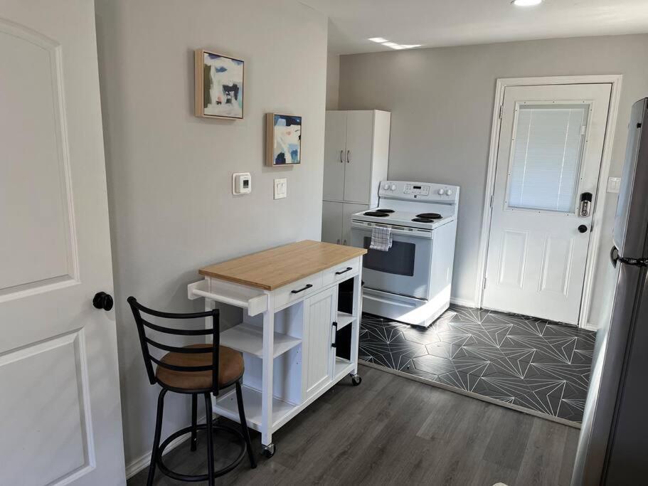 Quaint 1 Bd Close To Downtown Houston Exterior photo